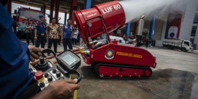 robot pemadam kebakaran jakarta